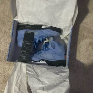 Jordan 5 UNC size 7/5
